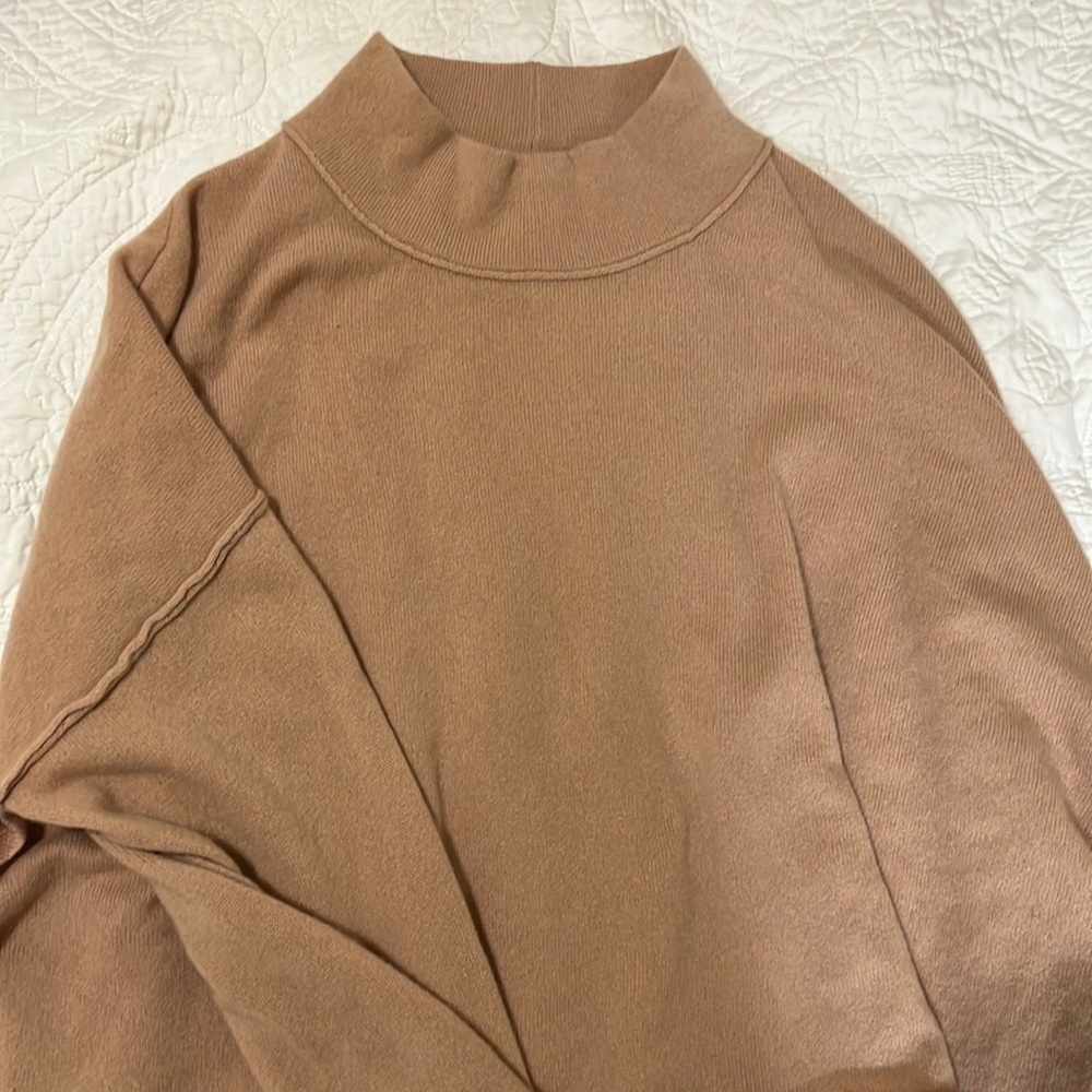 Free People flare sleeve sweater!!